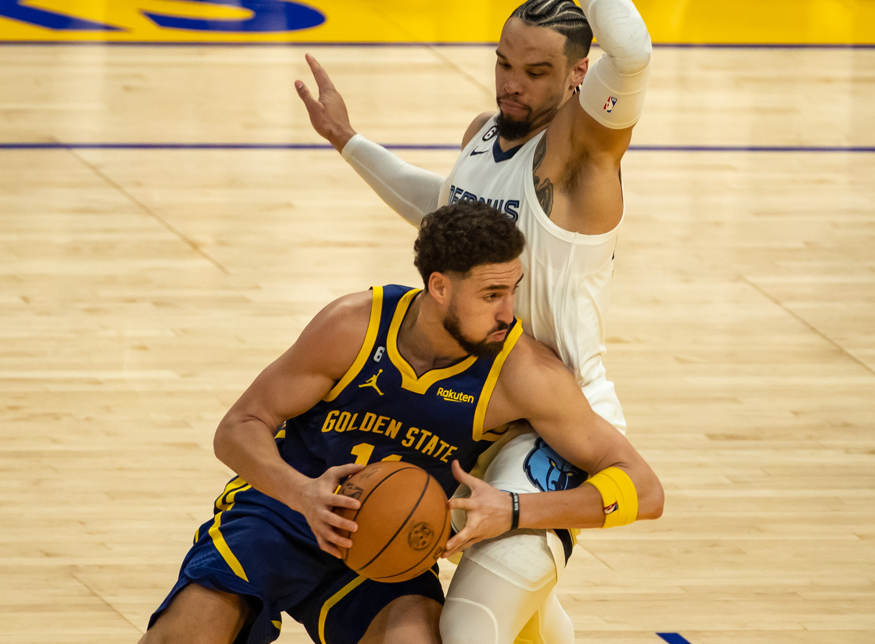 NBA直播：网络时代的篮球视觉盛宴与免费体验