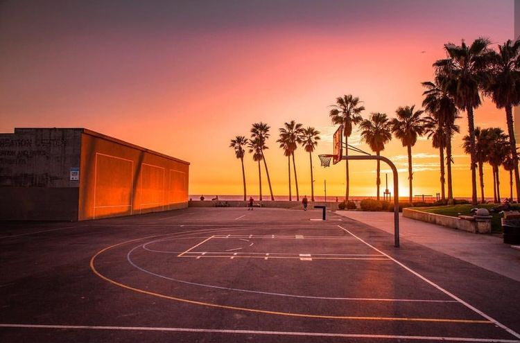 乐球直播——免费高清 NBA 比赛的最佳选择，让你随时随地畅享篮球盛宴