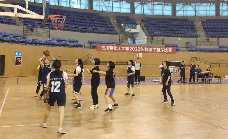 女子篮球赛事直播：激烈精彩，彰显巾帼英豪拼搏精神
