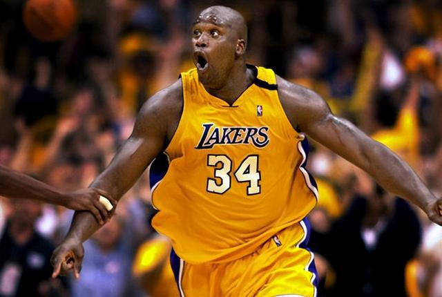 免费看 NBA 直播，热血沸腾！詹姆斯、库里、杜兰特等巨星等你来